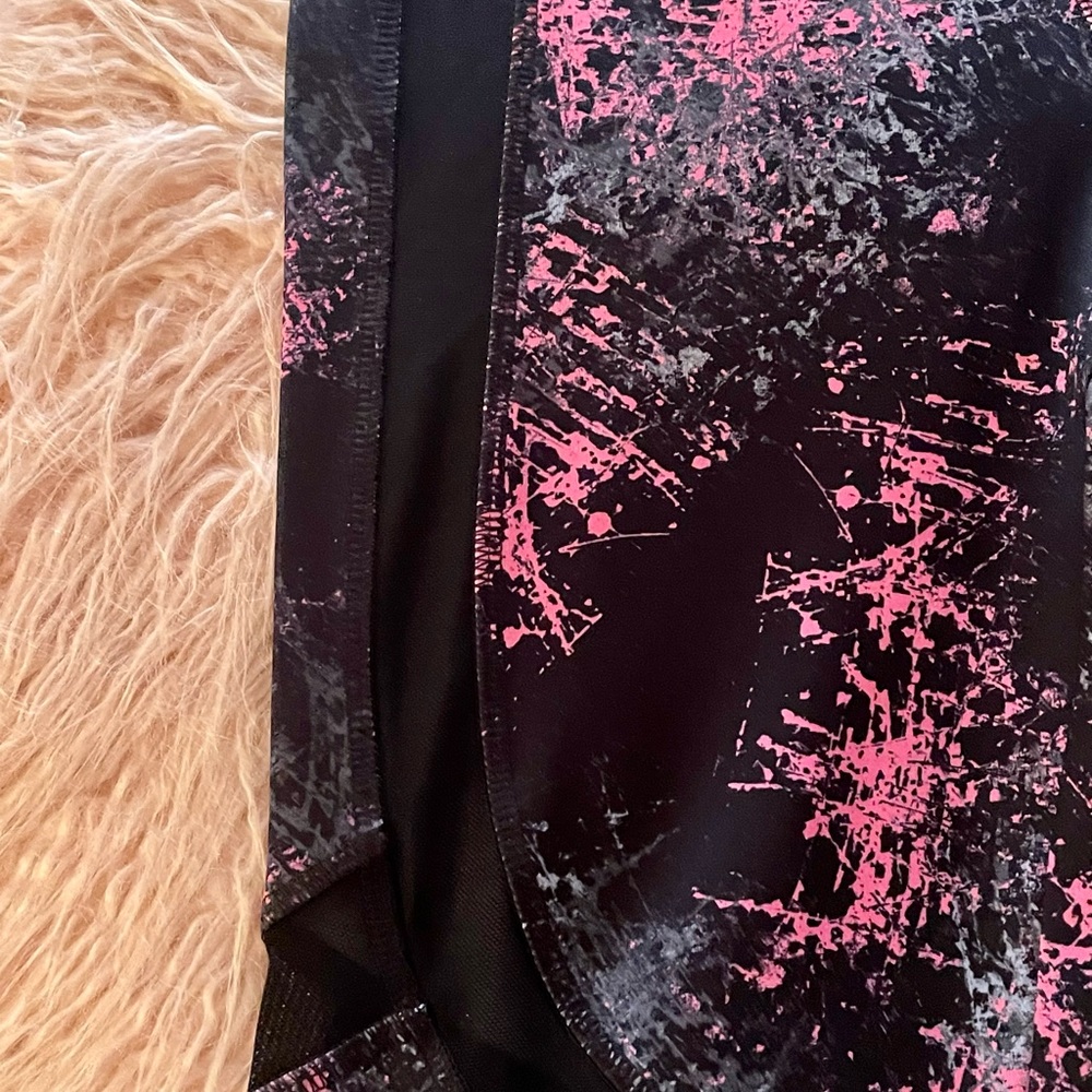 NWT Forever 21 Capri Workout Leggings with Mesh Details